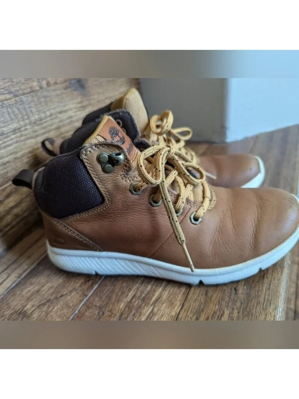 Timberland Boots Mid Hiker Kids size 2  leather Boots